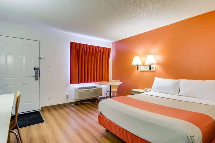 Room 5 of 26