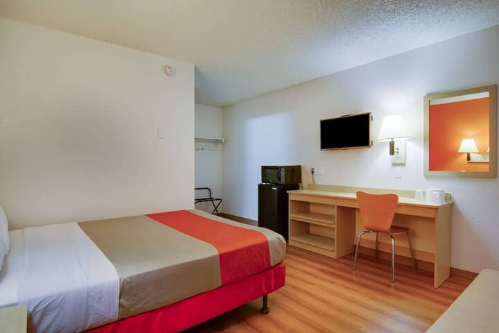 Room 6 of 26