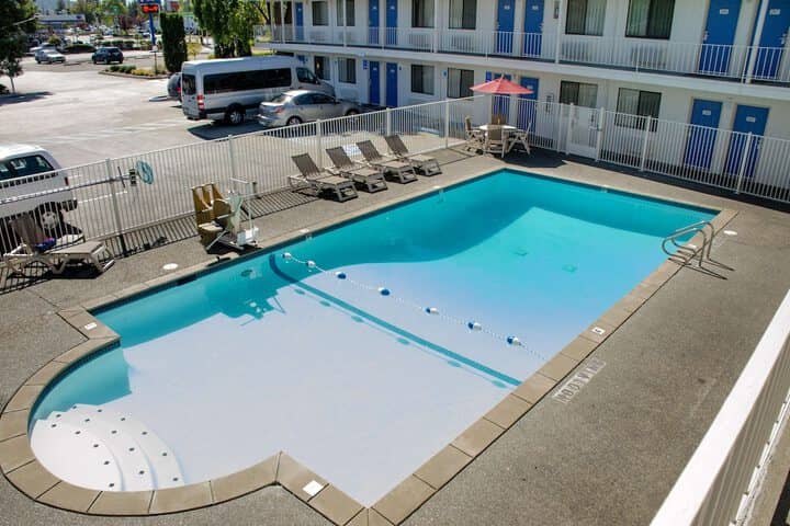 Pool 17 of 26