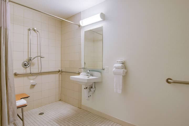 Room 18 of 26